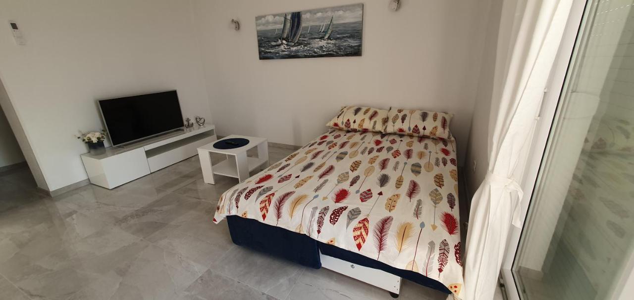 Apartmani Naomi&Leo 塞尼 外观 照片