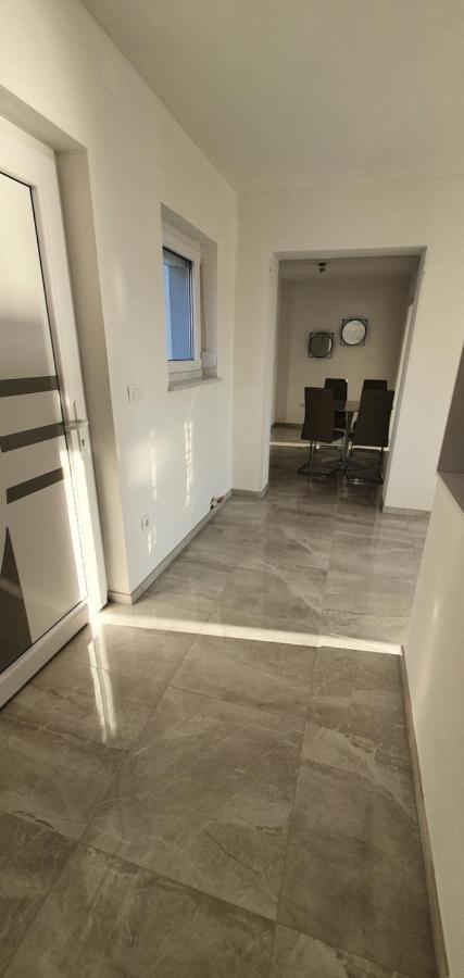 Apartmani Naomi&Leo 塞尼 外观 照片