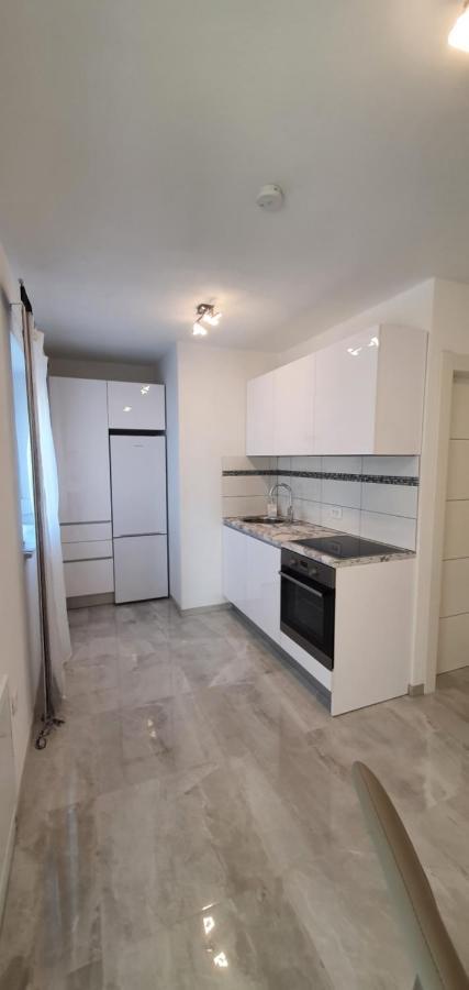 Apartmani Naomi&Leo 塞尼 外观 照片