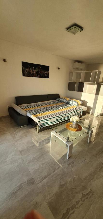 Apartmani Naomi&Leo 塞尼 外观 照片