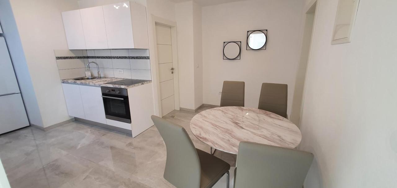 Apartmani Naomi&Leo 塞尼 外观 照片