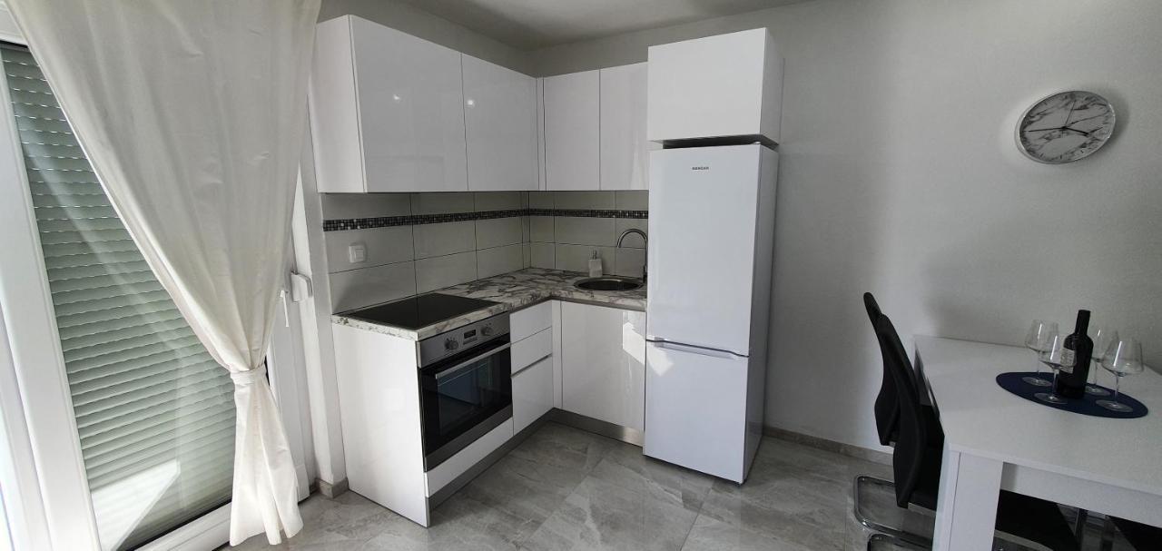 Apartmani Naomi&Leo 塞尼 外观 照片