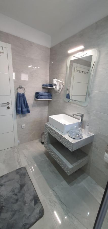Apartmani Naomi&Leo 塞尼 外观 照片